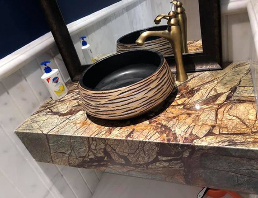 Có lên dùng lavabo rửa mặt đặt bàn đá - Sự tiện ích và đẳng cấp của phòng tắm